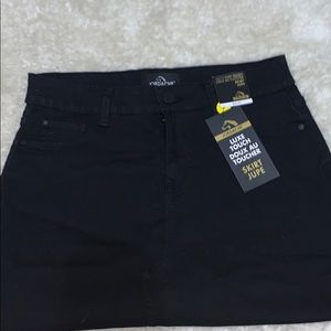 Jordache black jean skirt